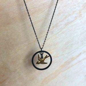 💗Bird swinging in a circle, necklace 16”